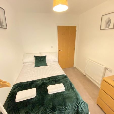 פורטסמות' 3 Bedrooms Double Or Single Beds, 2 Parking Spaces! Wifi & Smart Tv'S, Balcony מראה חיצוני תמונה