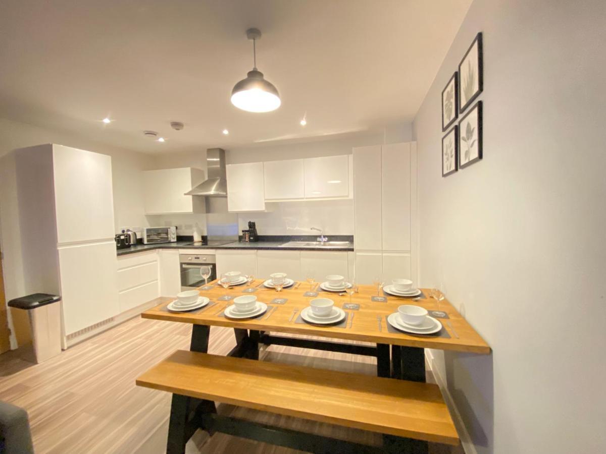 פורטסמות' 3 Bedrooms Double Or Single Beds, 2 Parking Spaces! Wifi & Smart Tv'S, Balcony מראה חיצוני תמונה