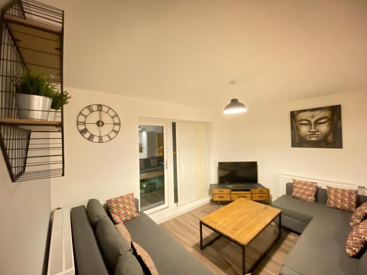 פורטסמות' 3 Bedrooms Double Or Single Beds, 2 Parking Spaces! Wifi & Smart Tv'S, Balcony מראה חיצוני תמונה
