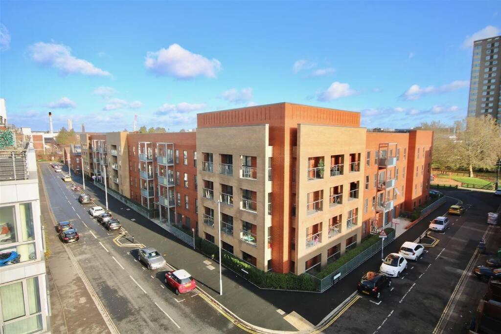 פורטסמות' 3 Bedrooms Double Or Single Beds, 2 Parking Spaces! Wifi & Smart Tv'S, Balcony מראה חיצוני תמונה