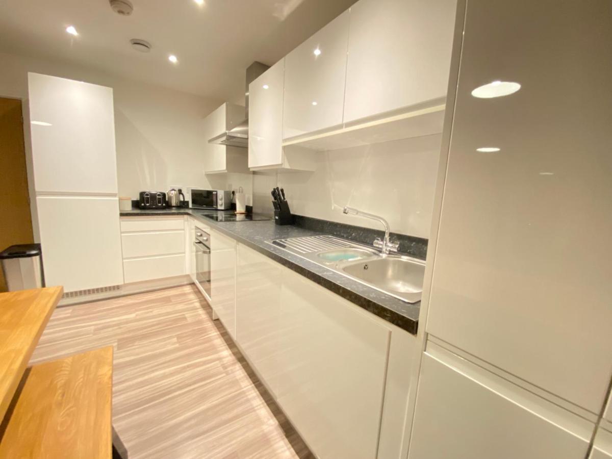 פורטסמות' 3 Bedrooms Double Or Single Beds, 2 Parking Spaces! Wifi & Smart Tv'S, Balcony מראה חיצוני תמונה