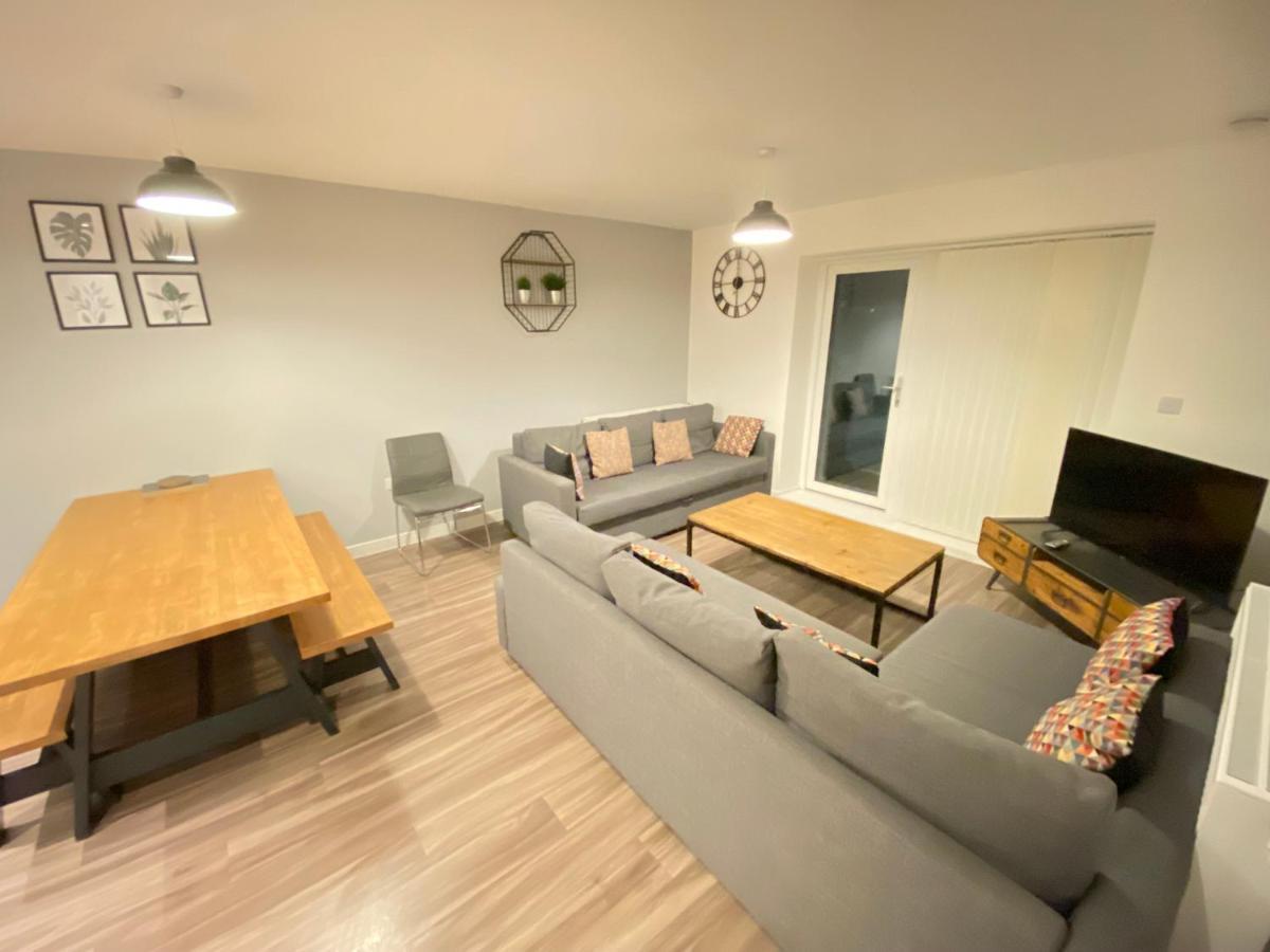 פורטסמות' 3 Bedrooms Double Or Single Beds, 2 Parking Spaces! Wifi & Smart Tv'S, Balcony מראה חיצוני תמונה