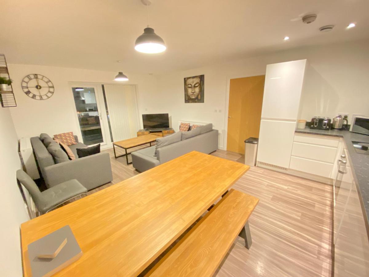 פורטסמות' 3 Bedrooms Double Or Single Beds, 2 Parking Spaces! Wifi & Smart Tv'S, Balcony מראה חיצוני תמונה